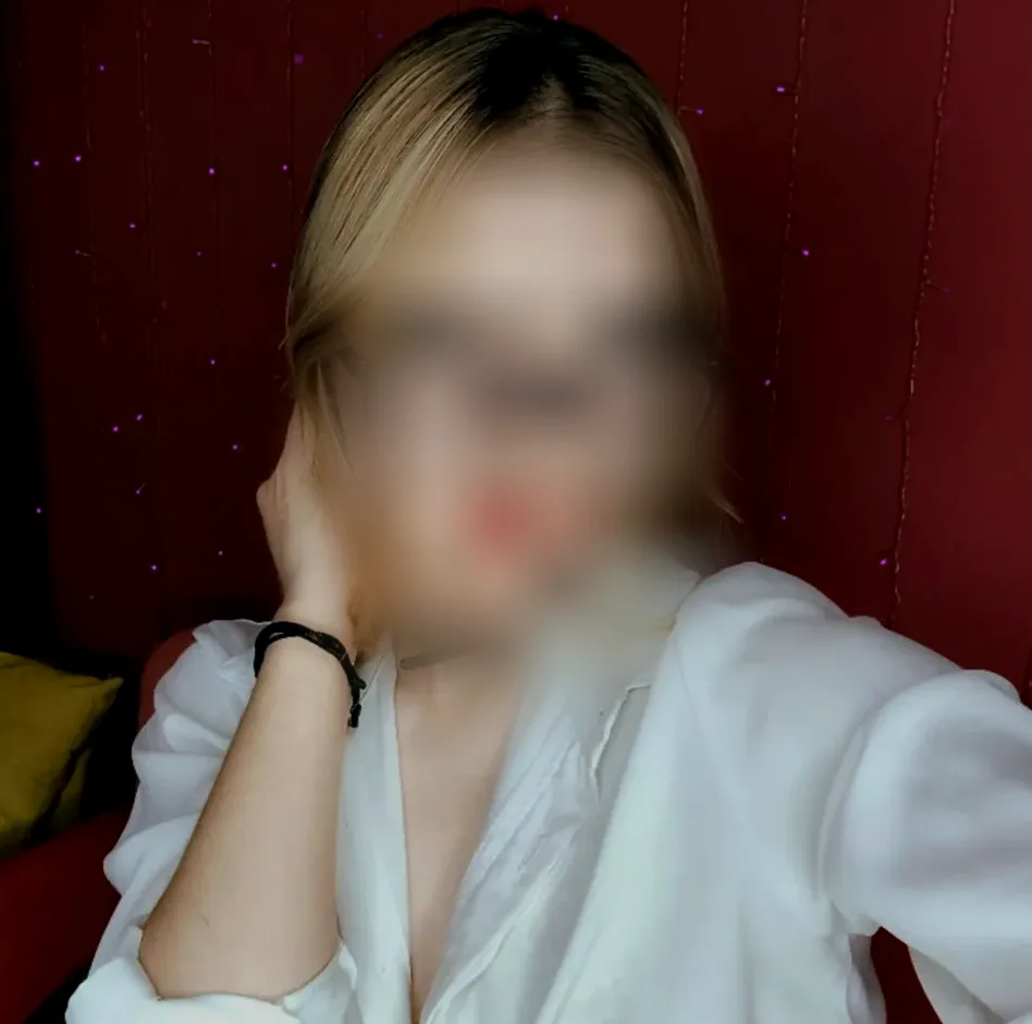 Agata, 22