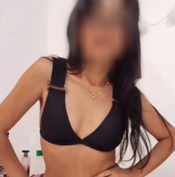 Agata, 29