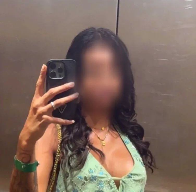 Danielle, 23