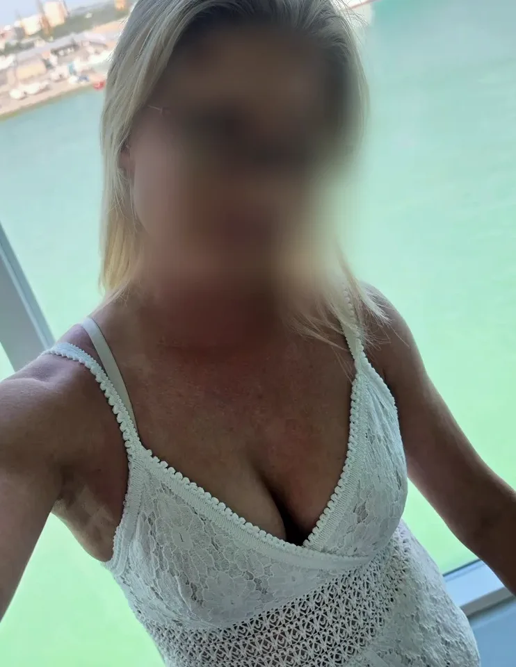 Eleri, 36