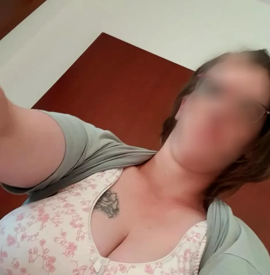 Evie, 35