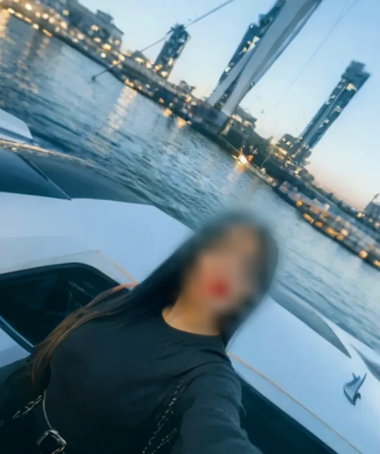 Niamh, 35